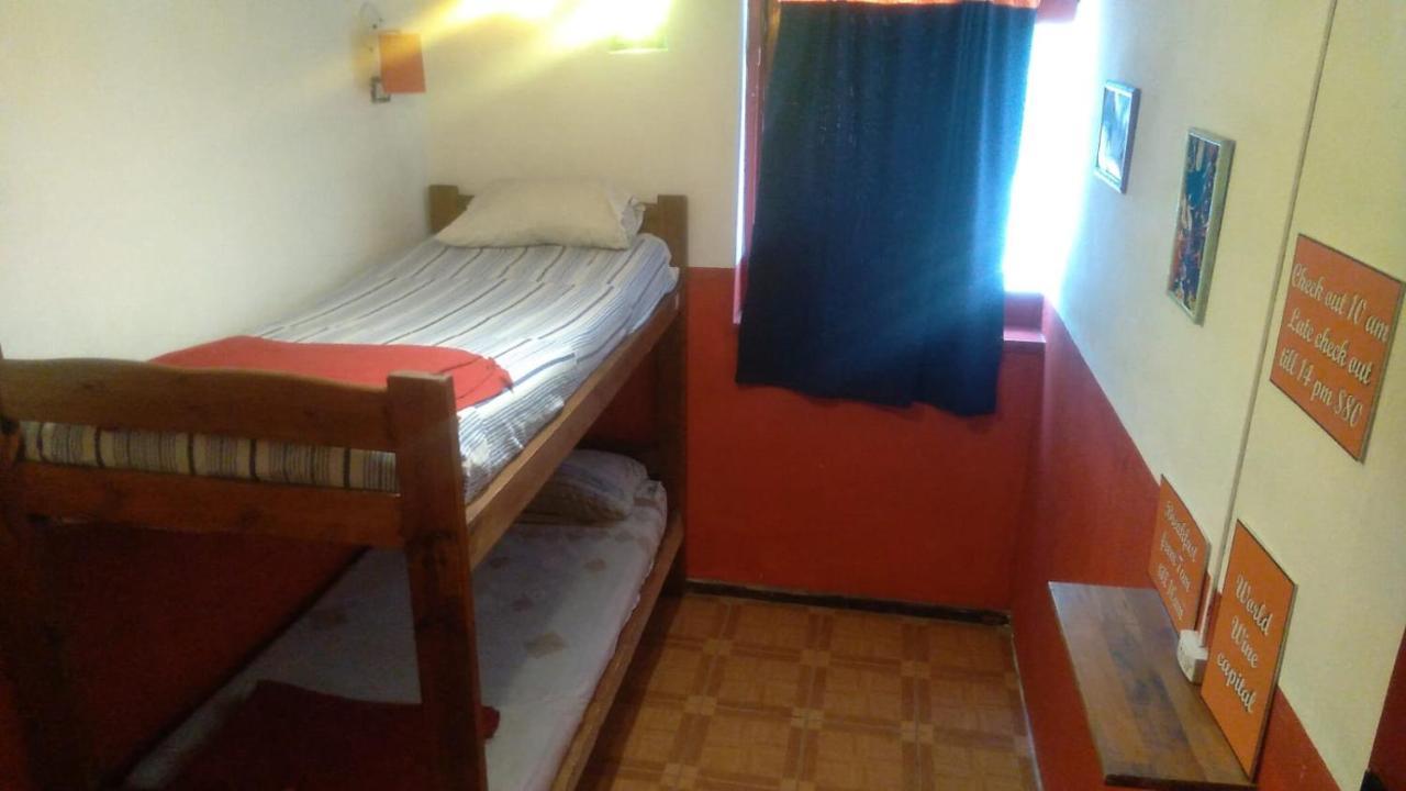 Campo Base Youth Hostel Mendoza Exterior photo