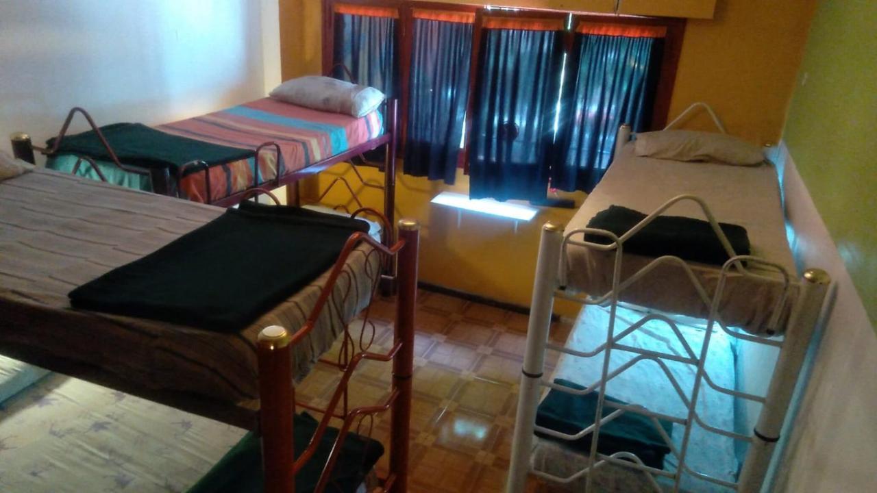 Campo Base Youth Hostel Mendoza Exterior photo